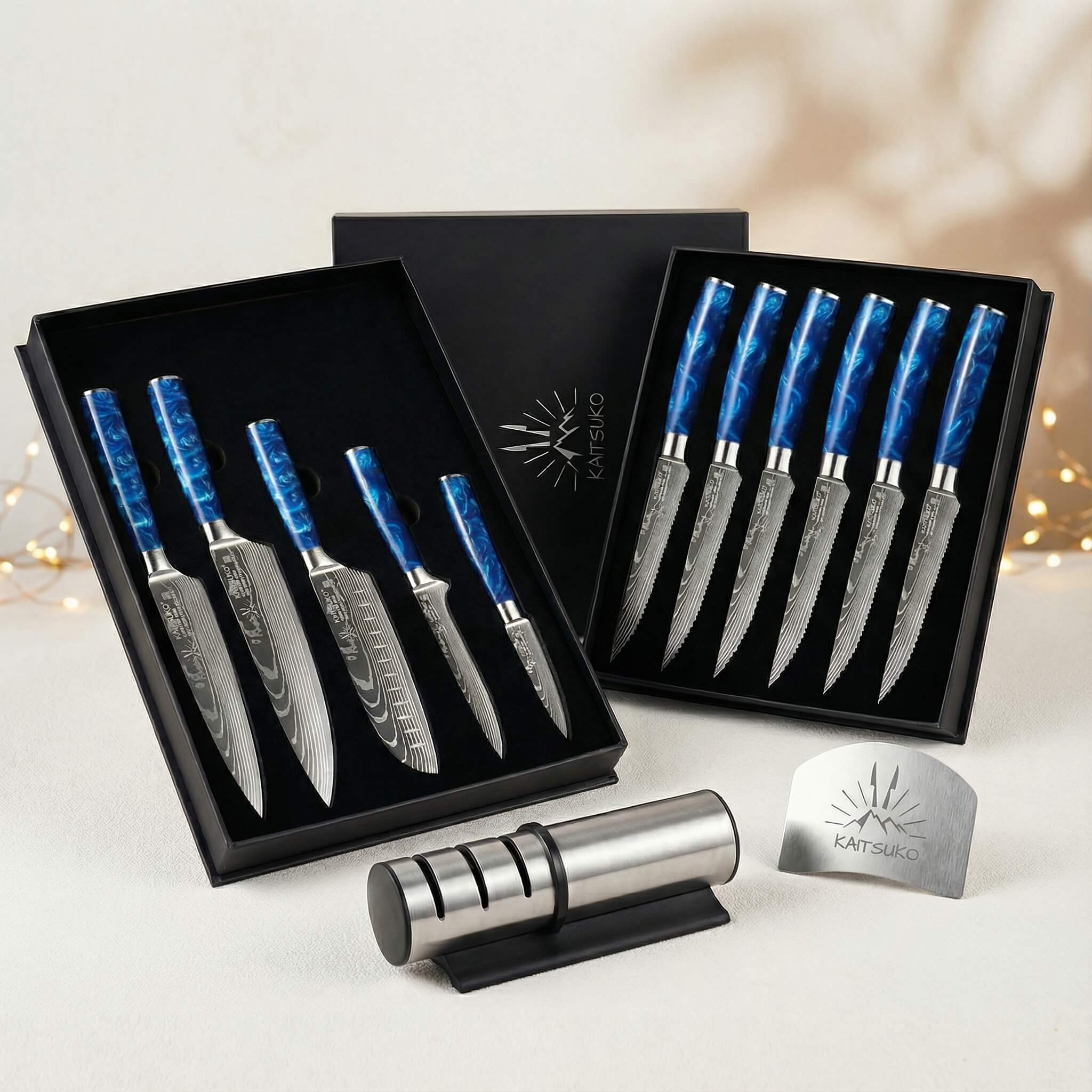 Pack Noël Passion Tanaka Bleu Océan (6 couteaux à Steak + 5 couteaux japonais + 1 aiguiseur pro + 1 protège doigt + 1 livre Kaitsuko)