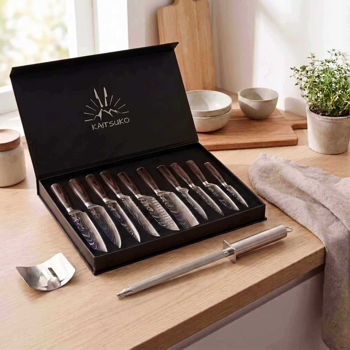 Coffret Master Chef 10 couteaux japonais manche en bois collection chef tanaka avec accessoires de cuisine Kaitsuko 