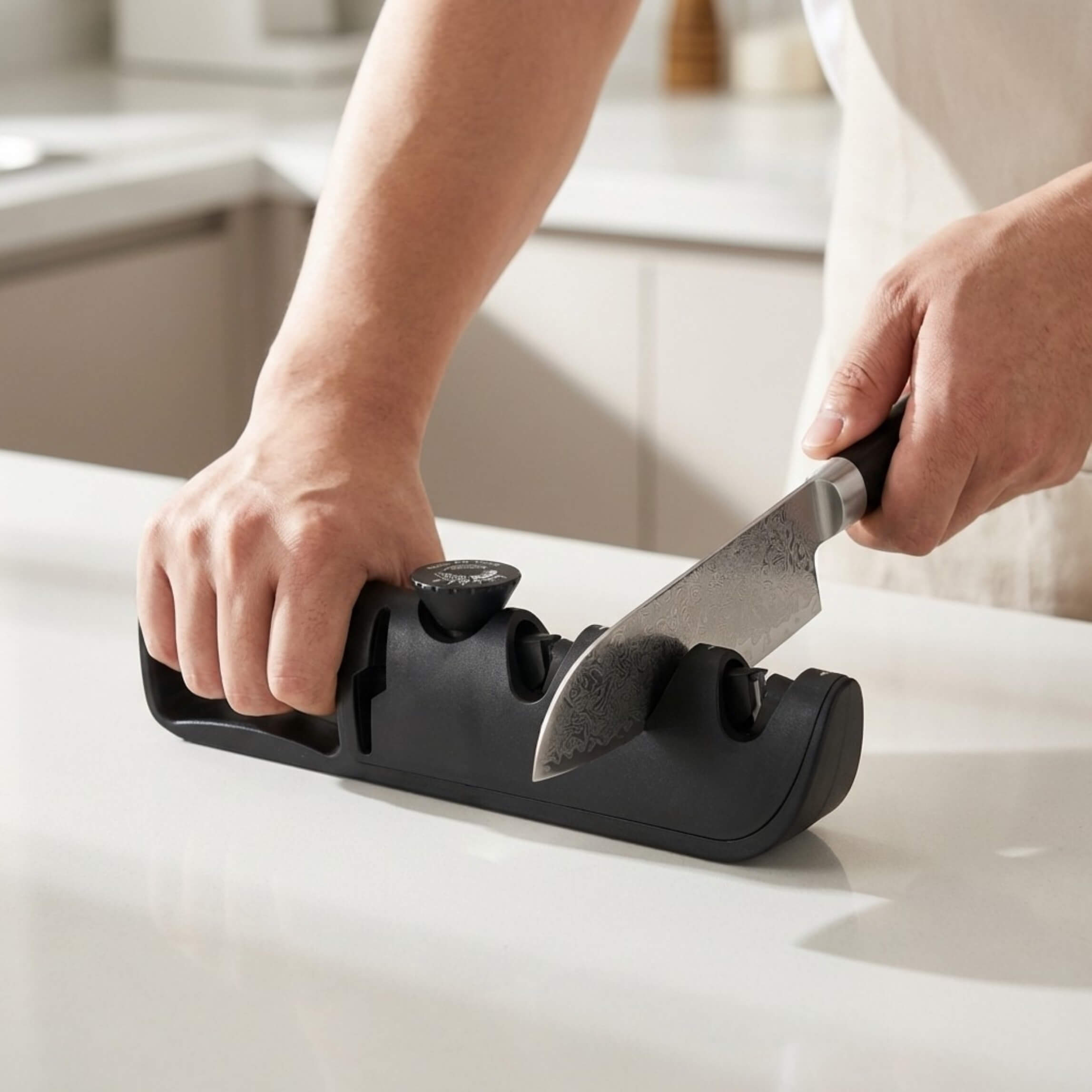 Aiguiseur noir pour couteaux de cuisine